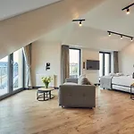 Otel The Bridge 4*