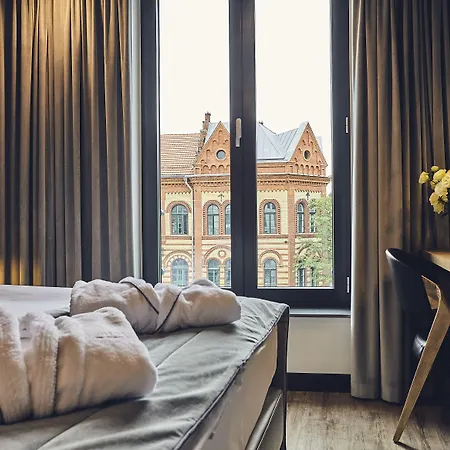 Hotel The Bridge 4*