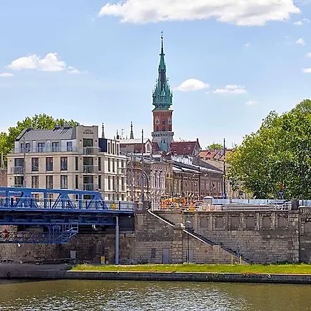 The Bridge Szálloda 4*