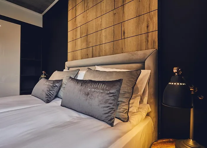 Отель The Bridge