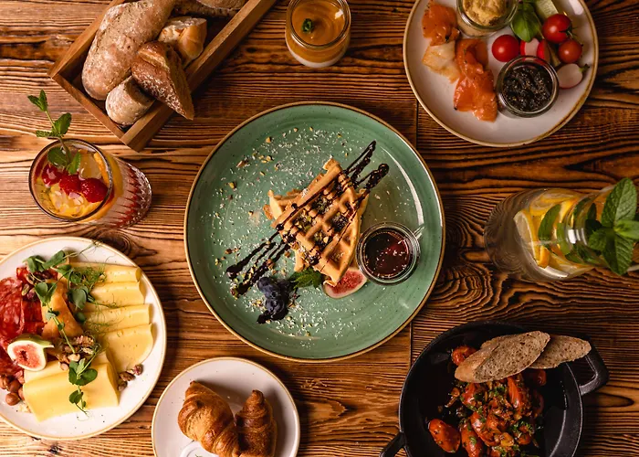 Отель The Bridge 4*